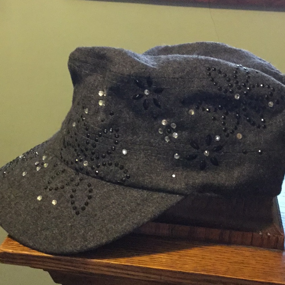 Ladies charcoal flower hat